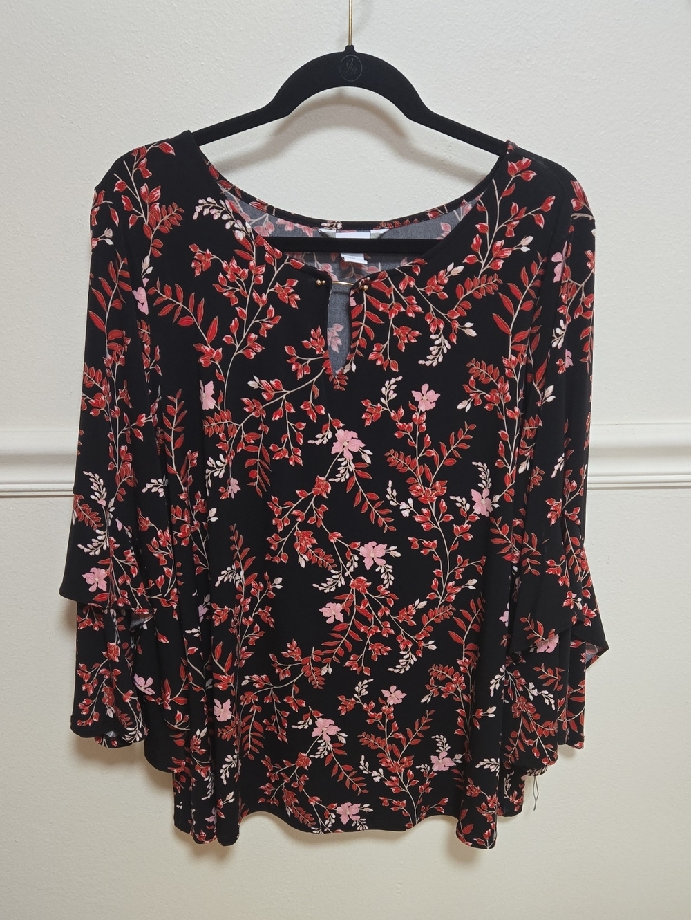 Liz Claiborne Black Floral Keyhole Ruffled-Sleeve Blouse